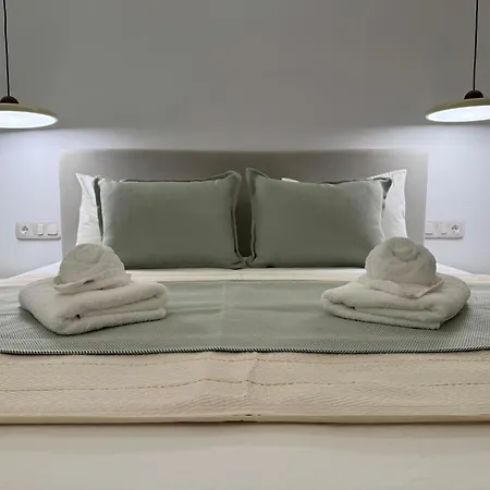 Theofanis Agia Anna (Naxos)